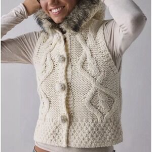 Urban Outfitters BDG Cable Knit Faux Fur Hooded Sweater Vest XL Chunky Cream